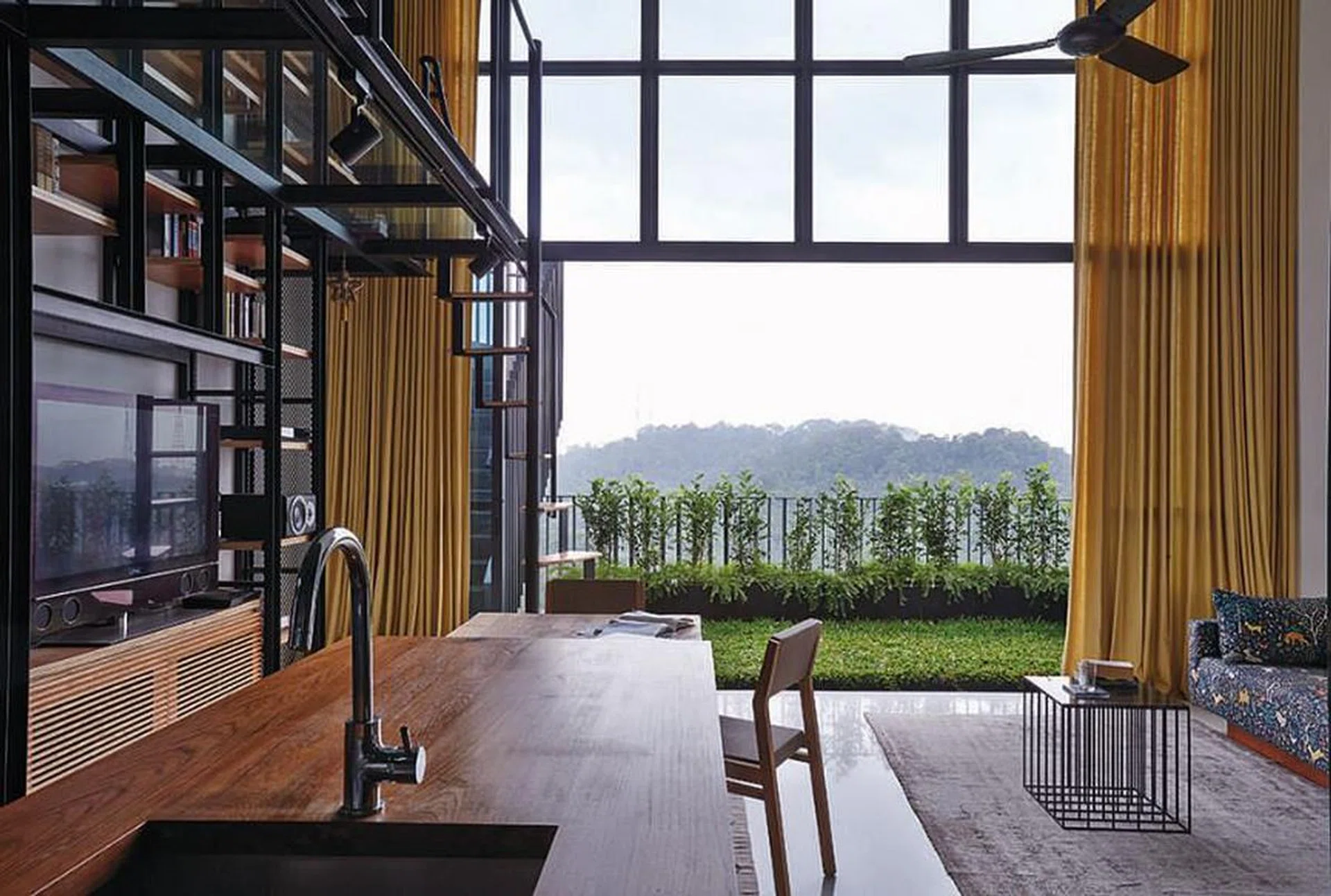 75175-bt-penthouse-balcony