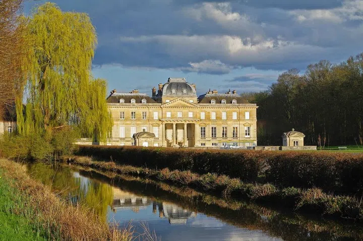 House Tour: This French Castle That Inspired Pablo Picasso Sold For $52 Million (Photo courtesy Engels & Volkers)