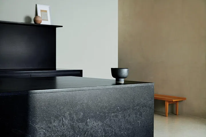 Caesarstone’s Dark collection 2020 - Black Tempal