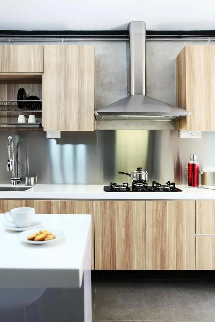 Light oak Scandinavian style HDB kitchen in Yishun Road.