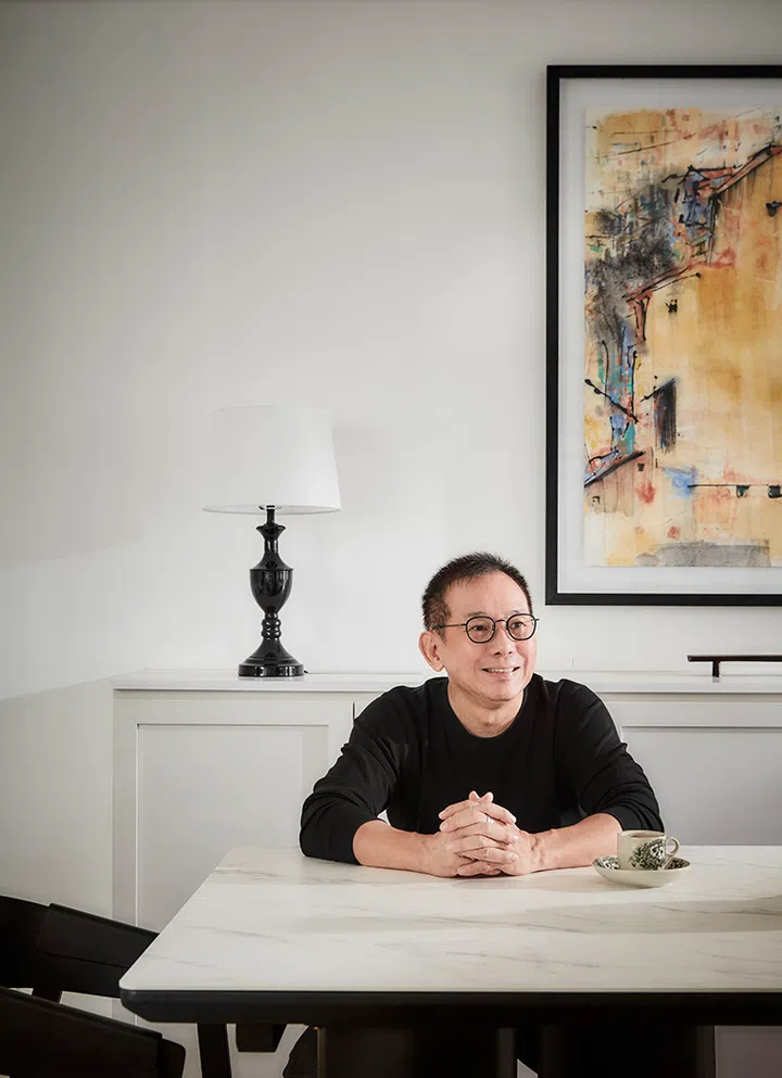 Homeowner Daniel Yun is no stranger to dramatic scenes. The former CEO of Raintree Pictures envisioned a home filled with personality for entertaining his celebrity friends as well as family. 