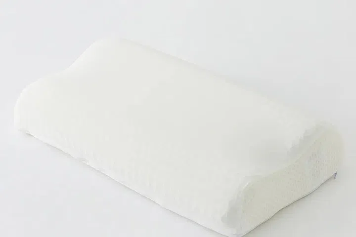 The Epitex Brace Support Pillow is made from dermatological grade elastomer polymers (silicone) that are molded into a unique grid-like structure giving you support while absorbing pressure off your head and neck.