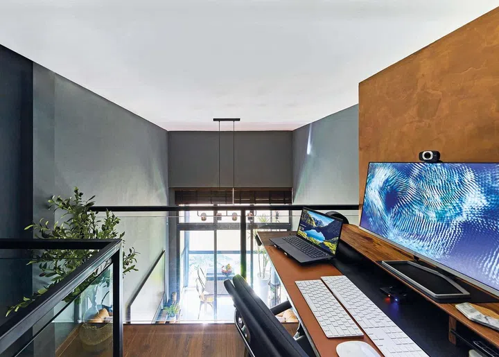 The cosy work
loft is Matin’s
favourite space
in the home.