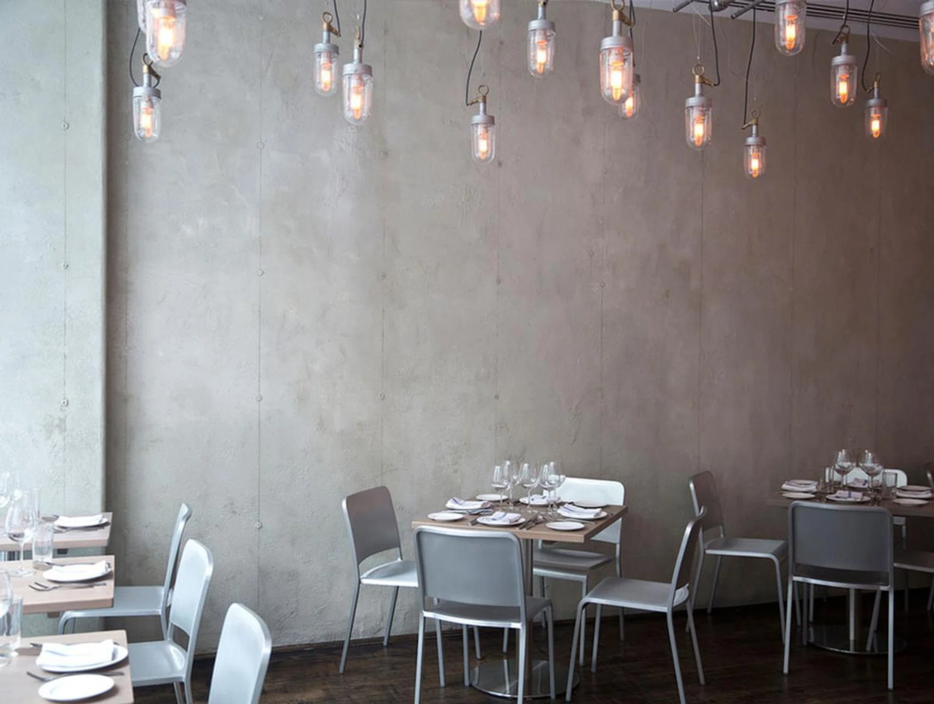 73635-norman_foster-emeco_20-06_9418