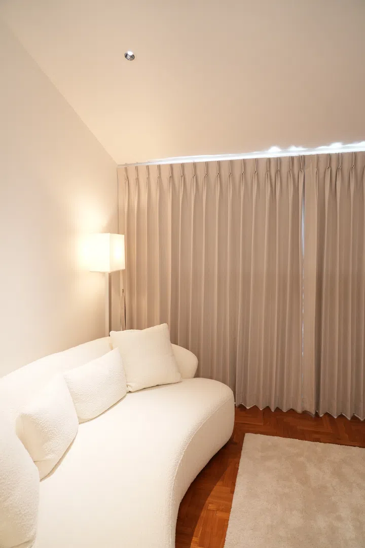 At HM Gallery Marina Square, enjoy 15%  + 5% off storewide on blinds and curtains. Excludes Hunter Douglas and Unzip.