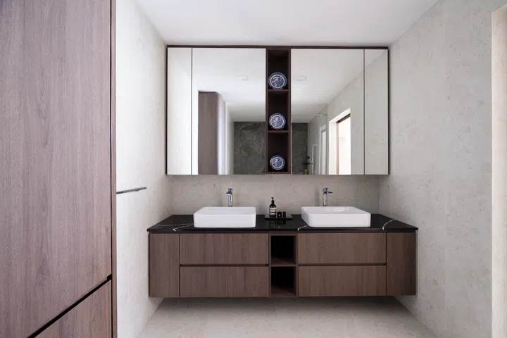 His and hers washbasins in this 3-bedroom condo in Orchard Scotts.