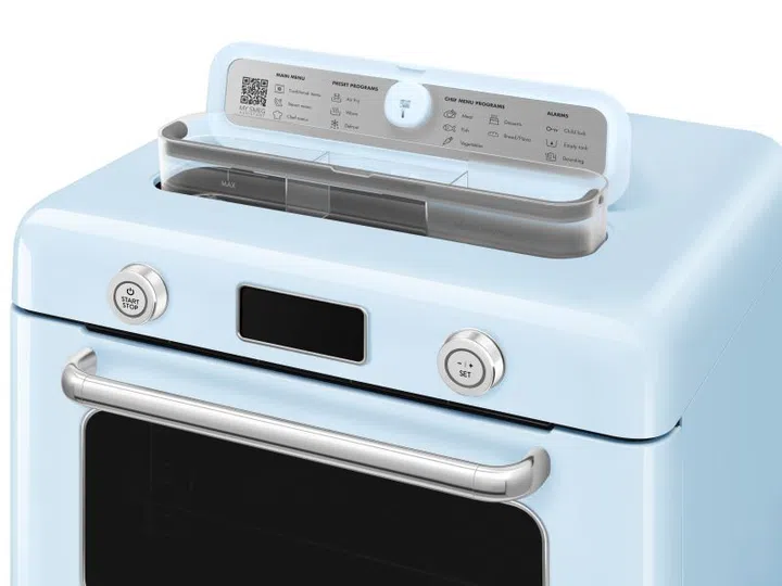 Smeg's Countertop Combi-Steam Oven features a large water tank easily accessible from the top. 