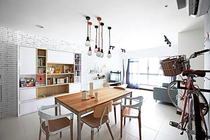 The living room’s design is inspired by Seoul’s independent-cafe culture. Tableware from Francfranc.