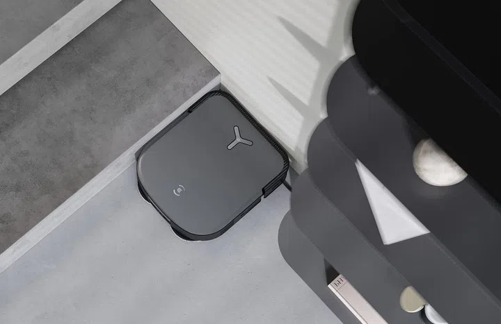 Deebox X2 Omni robot vacuum cleaner from the top