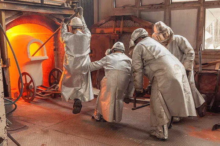 lalique crystalware glassware process