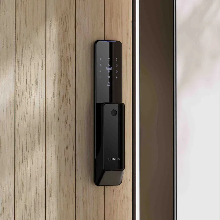 luxus atlas door lock with a unique fixed one-piece lever design