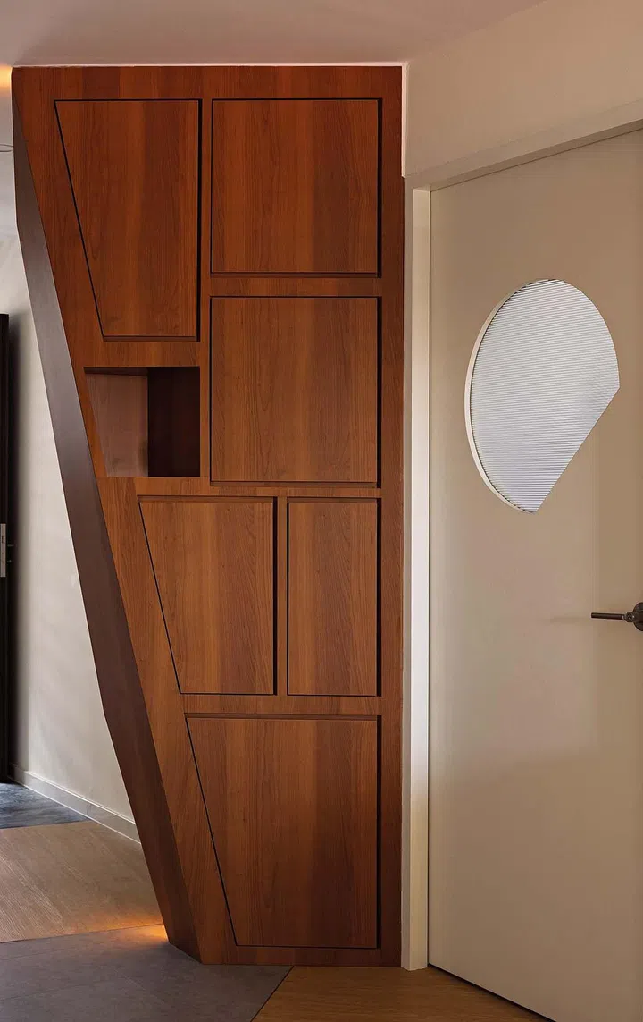 The geometry and size of the entrance cabinet posed challenges in terms of fabrication, transport and installation.