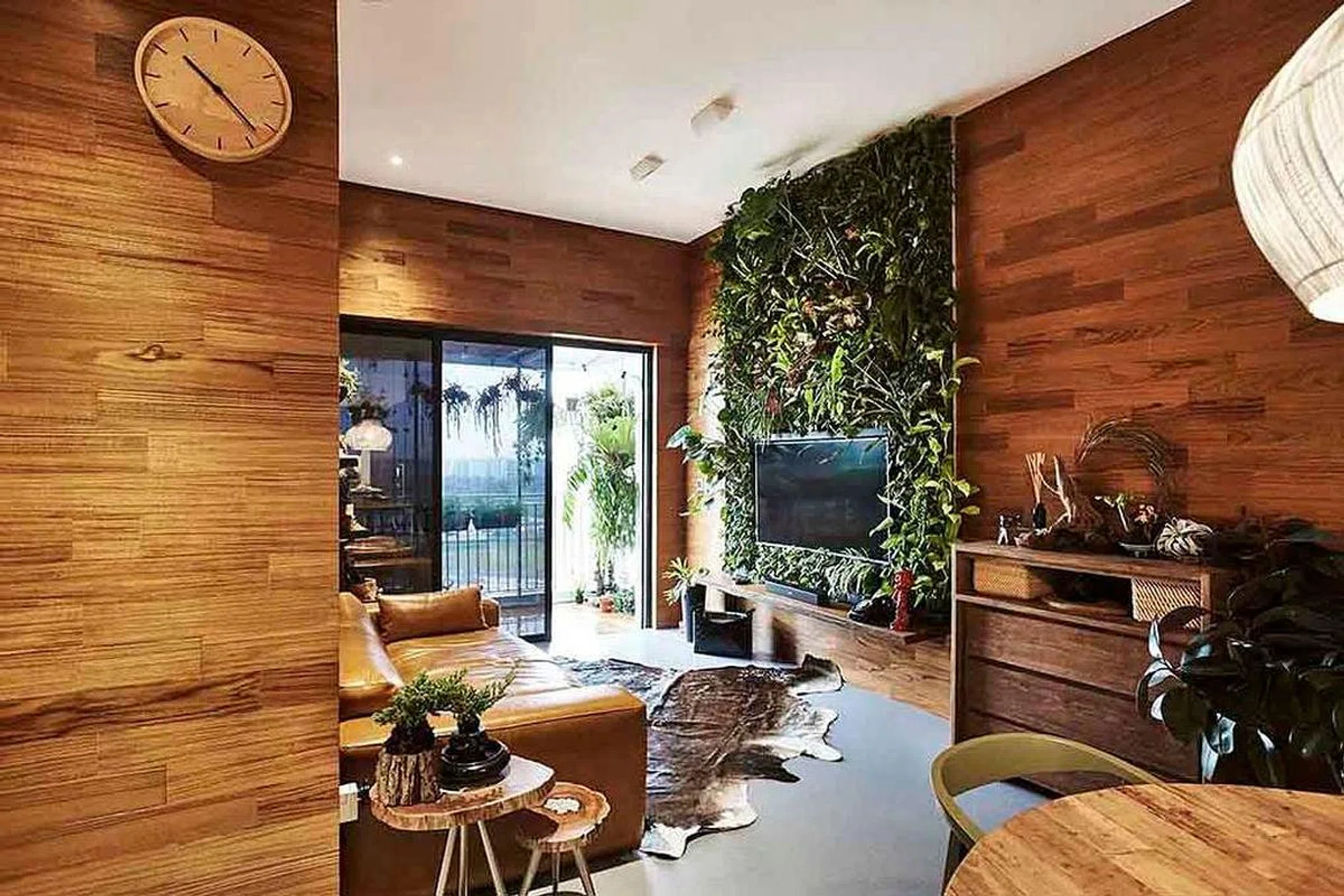 78826-tv_area_paper_carpenter