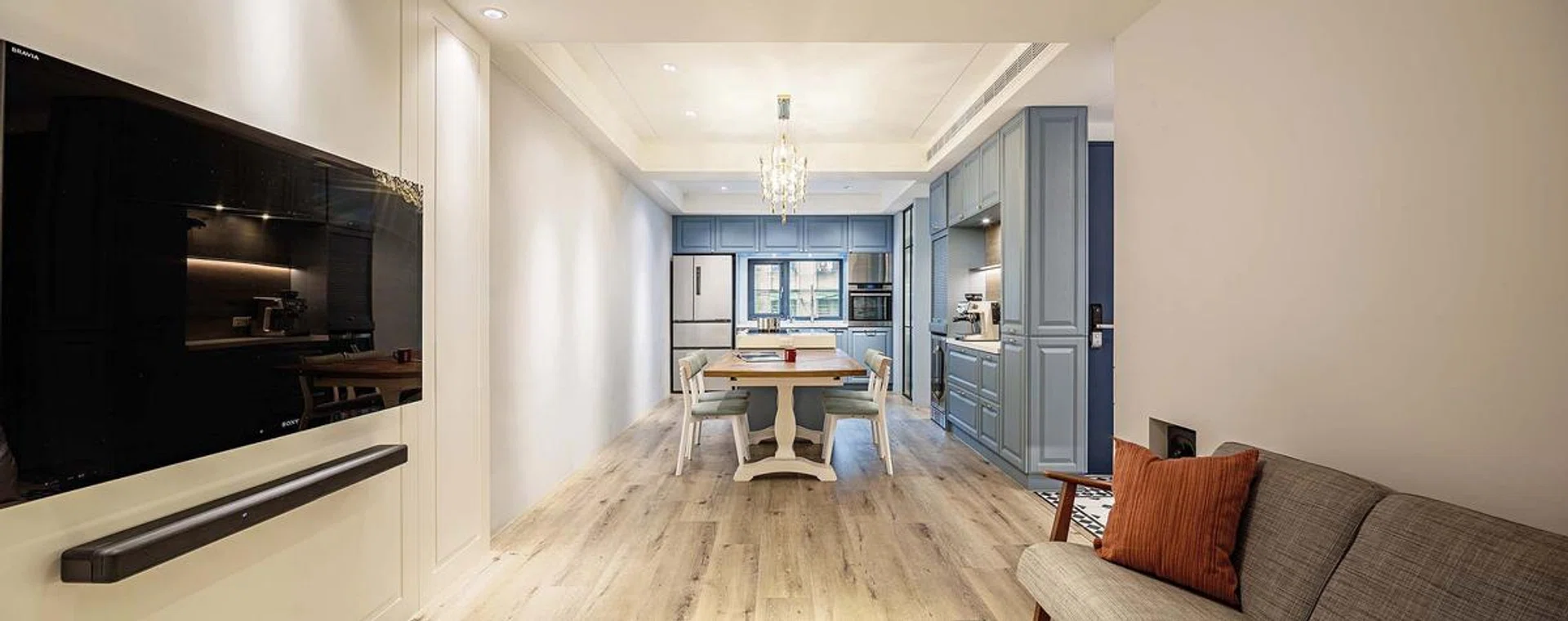 Shaker style cabinet doors add to the homely feel.