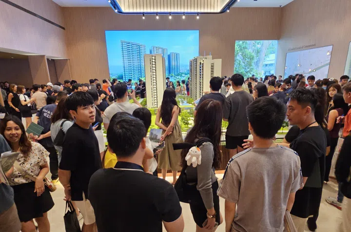 Emerald of Katong is seeing strong turnout during its 1st preview weekend of more than 10,000 people over the 3 days following it’s opening on November 1, 2024.