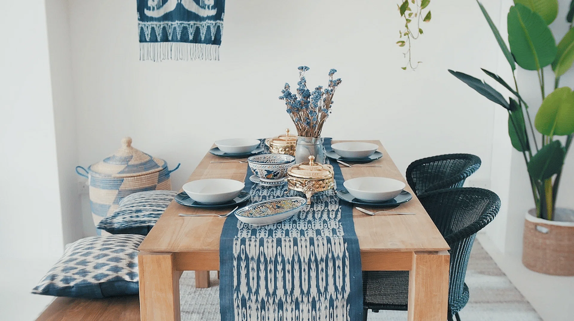 106892-dining-setting