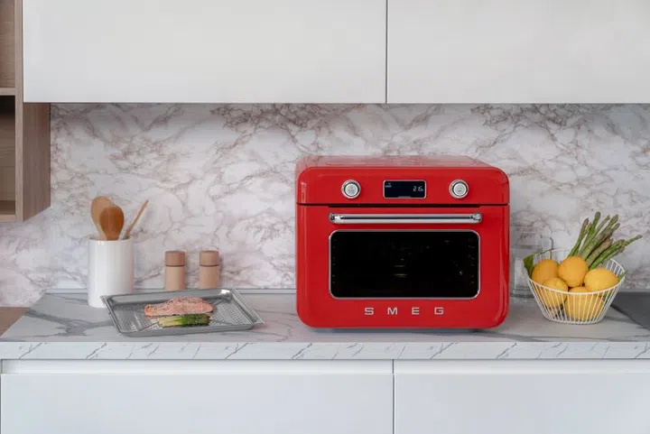 Enjoy plug-and-use convenience with Smeg's Countertop Combi-Steam Oven.