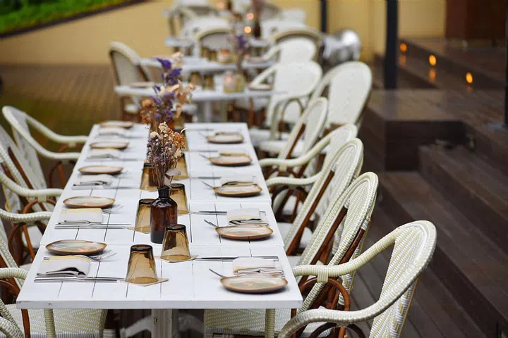 Valentine’s Day Restaurants: 10 Romantic restaurants & cafes in Singapore (2023)