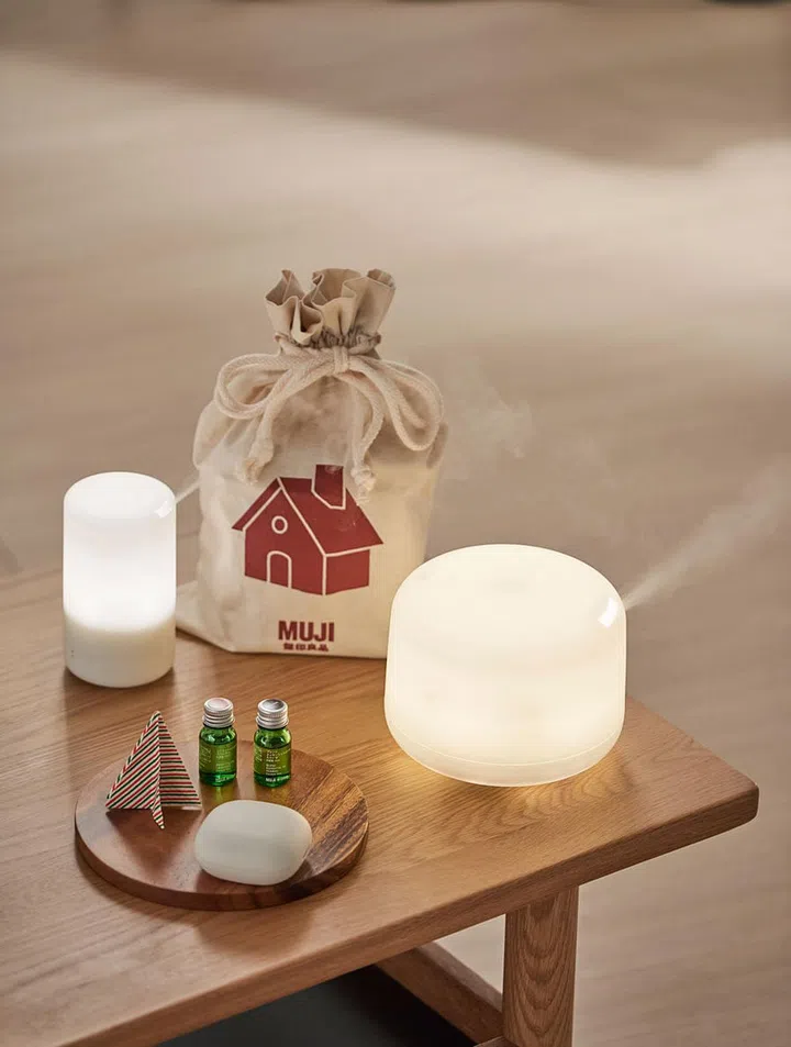 A perfect Christmas gift of a large aroma diffuser and selected 10ml essential oil set ($139) from MUJI. 
