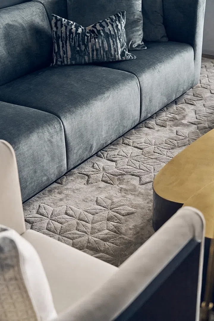 A penthouse designed by Elliot James Interiors with a custom-designed rug made by Tapetti Rugs. (Photo: Elliot James Interiors)