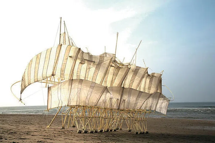 Theo Jansen’s world-renowned Strandbeests land in Singapore