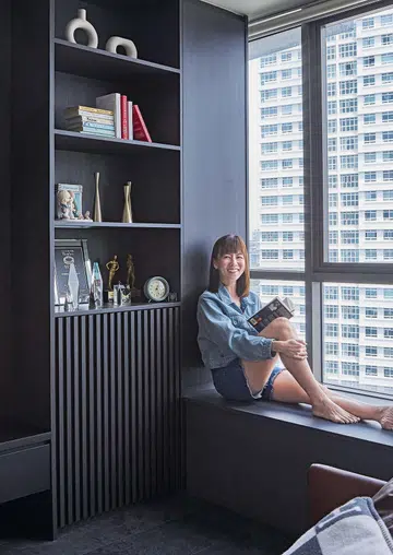 The bay window provides additional storage while also doubling up as extra seating for guests.