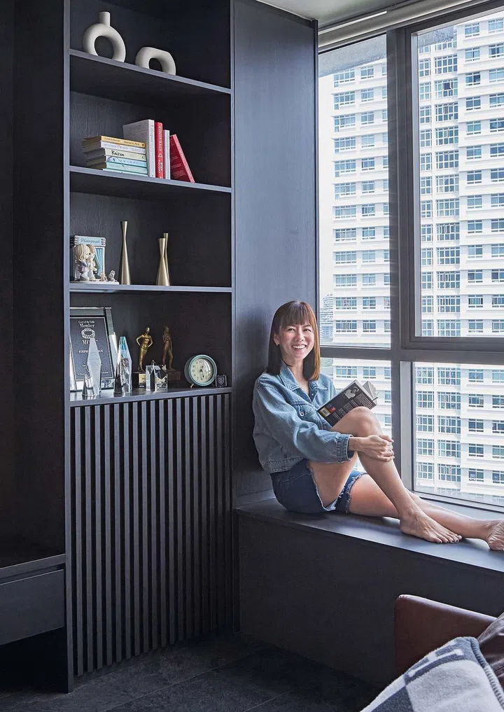 The bay window provides additional storage while also doubling up as extra seating for guests.