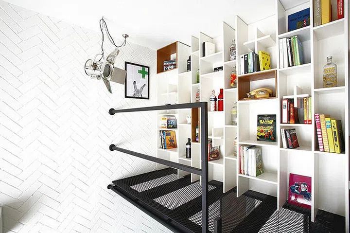 hanging library, home library, mesh flooring, shelves, books, library