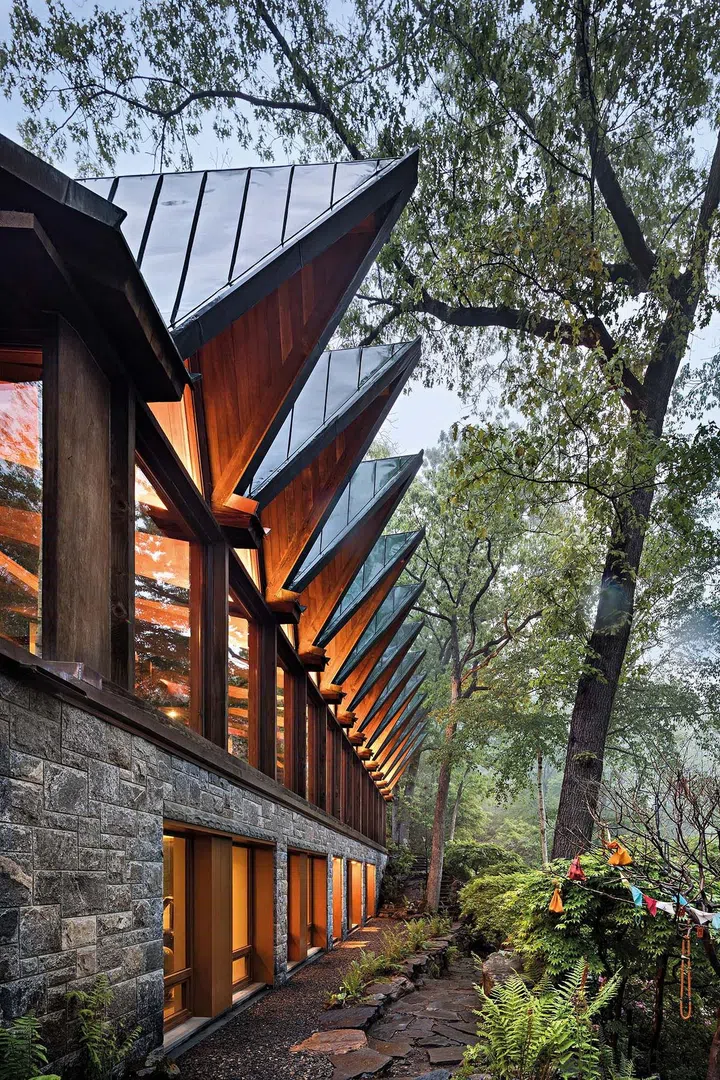 Project: Beckoning Path
Architect:  Barlis Wedlick Architects
Location:  Armonk, NY.