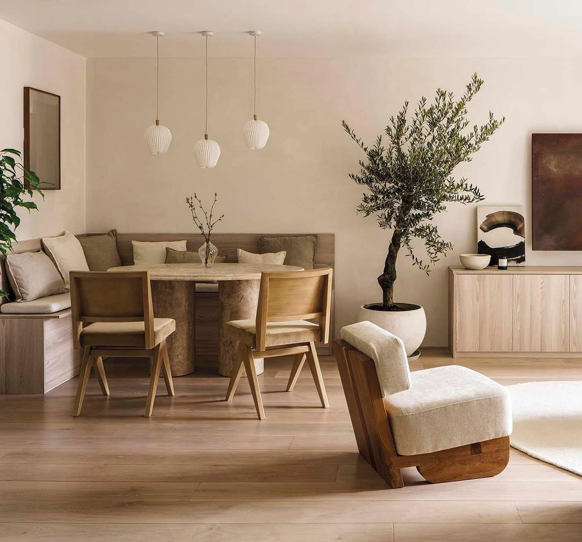 House Tour: A 3-Room Apartment in Central London Designed In Line With Feng Shui Principles (Photo Vigo Jansons; Styling Libby Benggio)