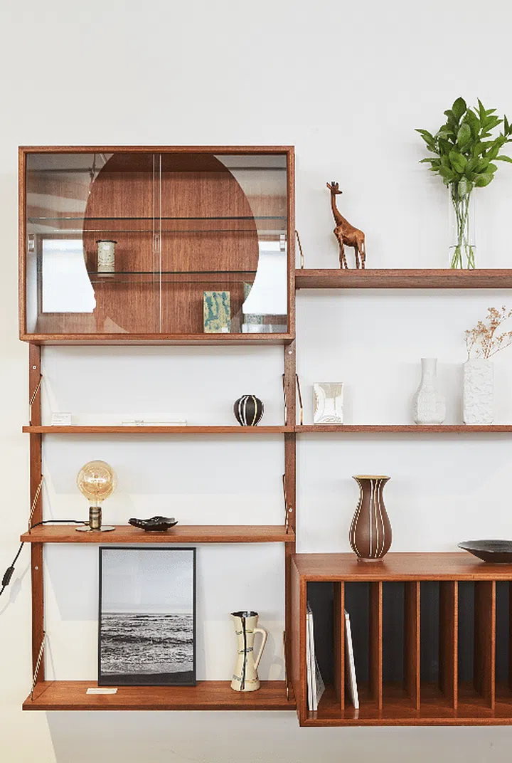 The Poul Cadovius wall unit from 1948 on display at Noden.