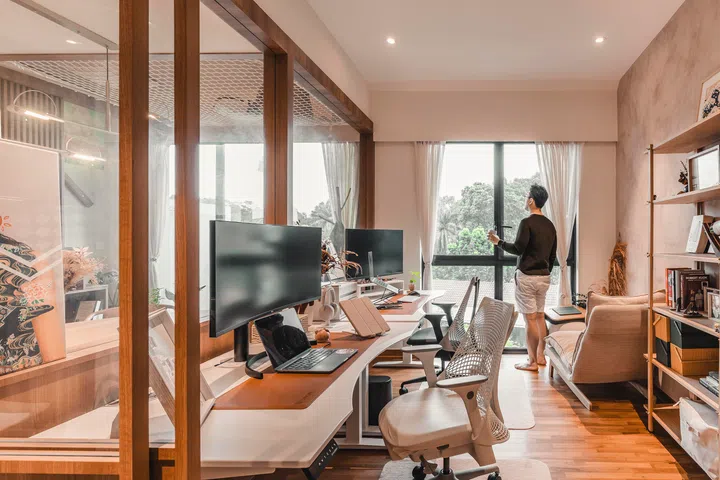 Concealed LED strips, pendants, and soft wall washes add depth without clutter.