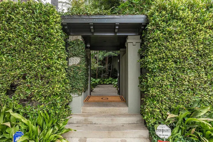 Gwyneth Paltrow's Childhood Home Is Selling for US$17.5 Million (Photo courtesy of Compass)