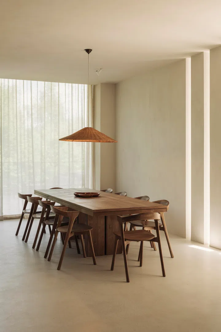 As a rule of thumb, allow sufficient width per diner and enough clearance around the table so chairs can be pulled out comfortably without obstructing movement.