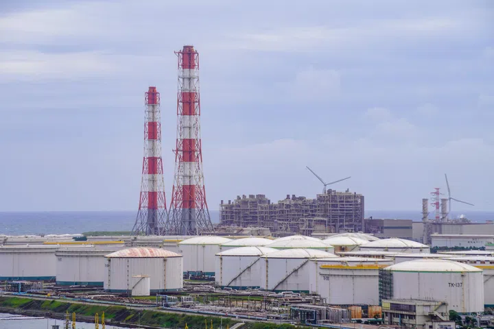 A bird’s-eye view of the Kashima Coastal Industrial Zone from the Observation Tower of Minato Park (Kamisu City, Ibaraki Prefecture) (Thermal Power Plant)