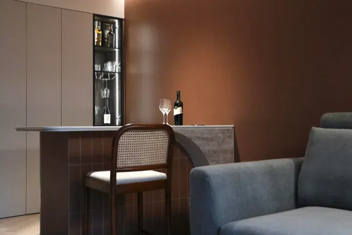 Built-in storage helps maximise space.