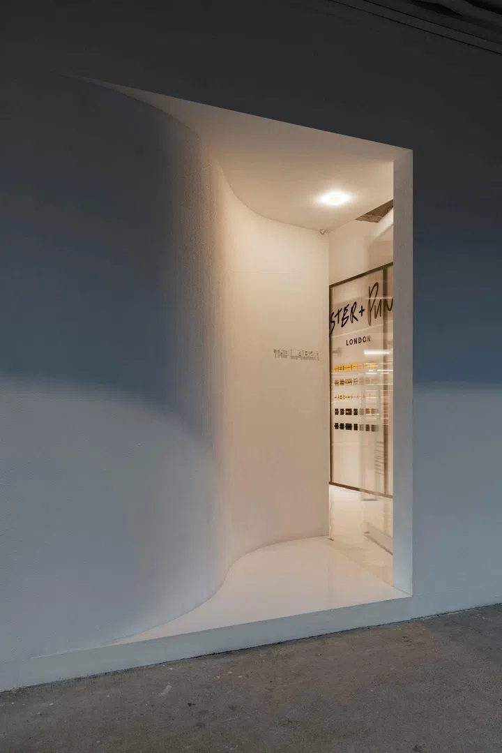 Sol Luminaire The Lab 2.1 Showroom