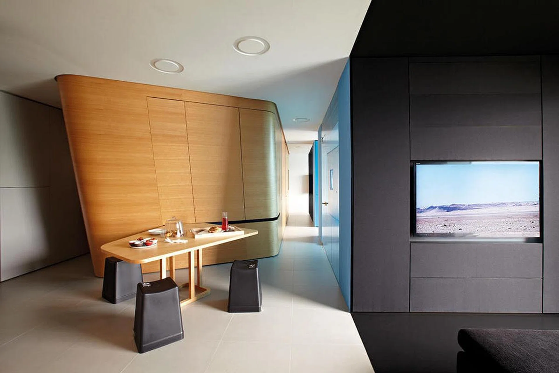 72463-spacedge_hideaway_table