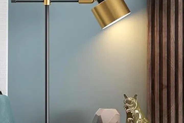 In three classy colour options of black, white, and gold, this lamp is fit for any lovers of grandeur.