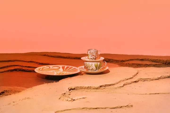 Hermès’ Natures Marines tableware collection launches in Singapore on 1 August 2026. Designed by British illustrator Katie Scott, the collection’s 34 pieces feature a marine garden inspired by nineteenth-century English botanical illustrations and the marine flora of the Welsh coastline.