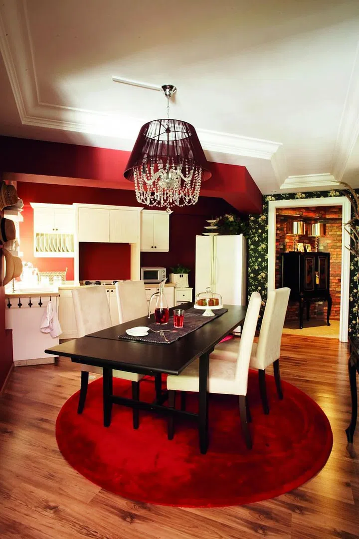 kitchen, burgundy walls, laminated timber, country-style