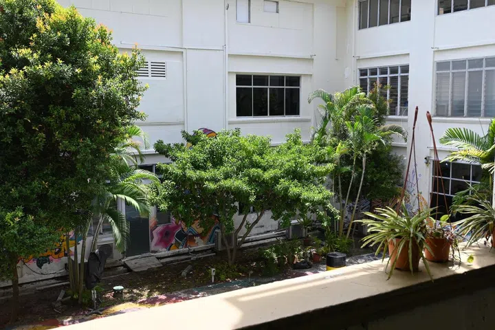 courtyard of 195 pearl's hill terrace