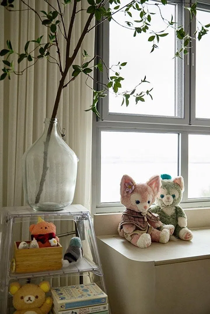 Plush toys aren’t just decorative, they’re small sources of “good energy” woven into daily life.