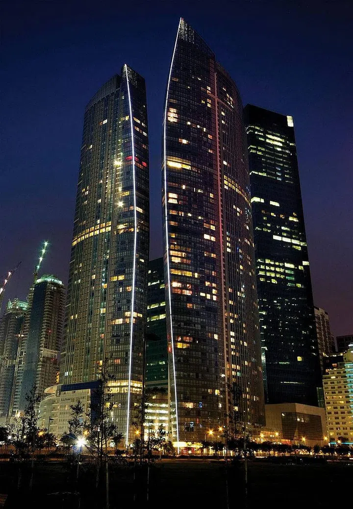 Top 8 Luxury Condos in Singapore: The Interlace (Photo Wikipedia)