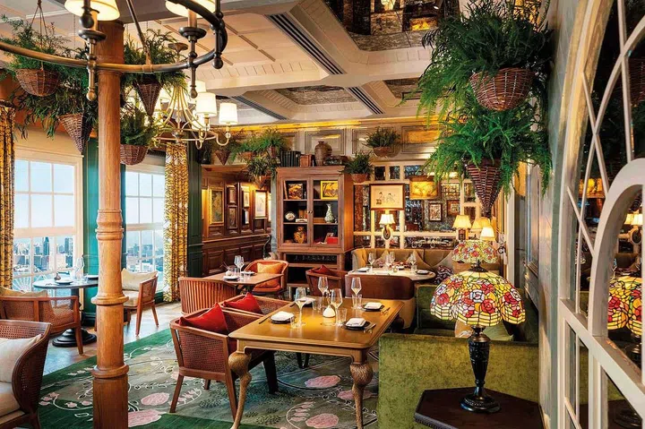 Mandarin-Oriental-Hong-Kong-Hotel-The-Aubrey-Bar-Lounge