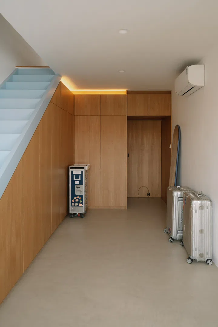 The generous open wardrobe area also doubles as a space for massage beds whenever the couple wants an in-home spa session.