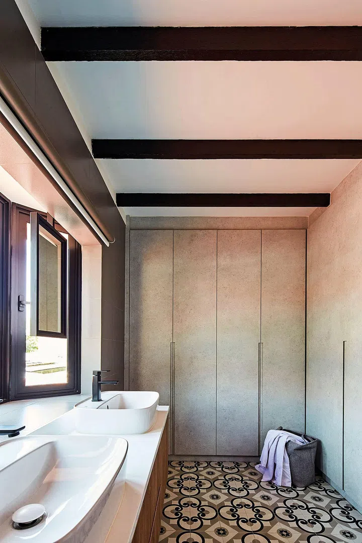 Peranakan- inspired motif tiles bathroom