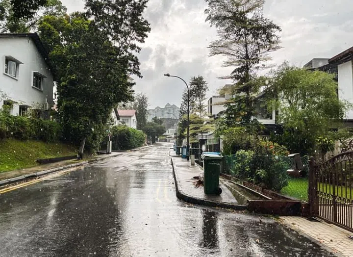 Looking down Jalan Hitam Manis.