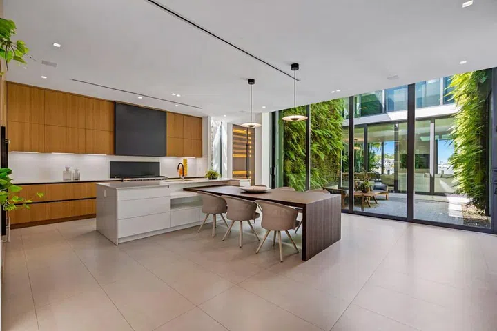 House Tour: Lil Wayne's Miami Beach Home is Worth US$29.5 Million