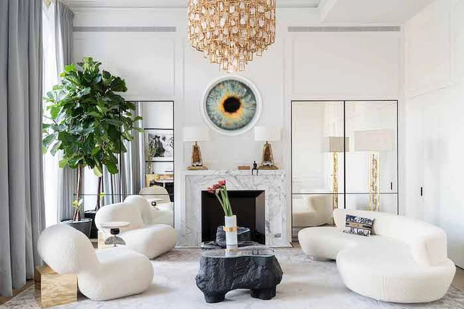 Behind the iconic facade of the complex conceived by John Nash - architect of Buckingham Palace, lies this apartment filled with bright, airy spaces for a young urbanite.